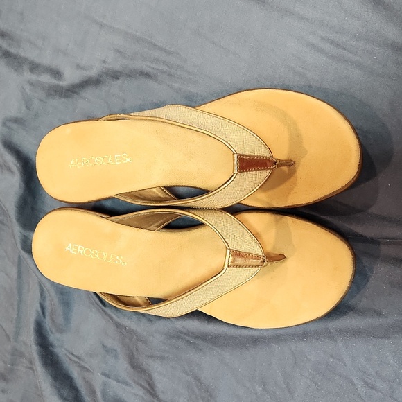 !!!FINAL SALE!!!  Women's Aerosoles sandals size 10M - Picture 2 of 5